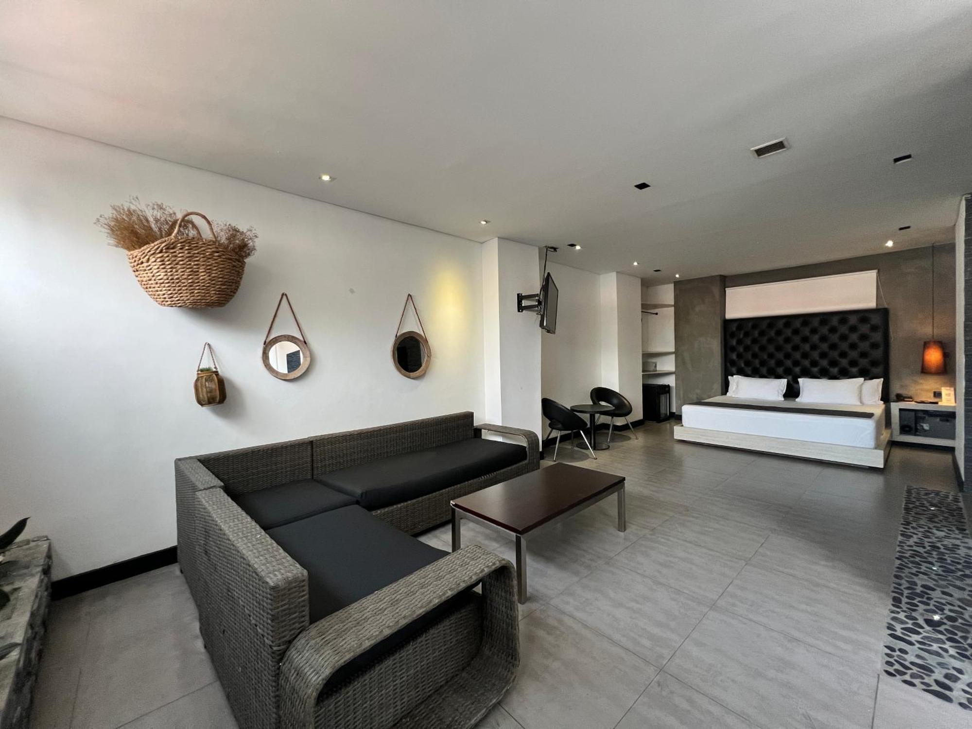 Hotel 47 Medellin Center Екстериор снимка