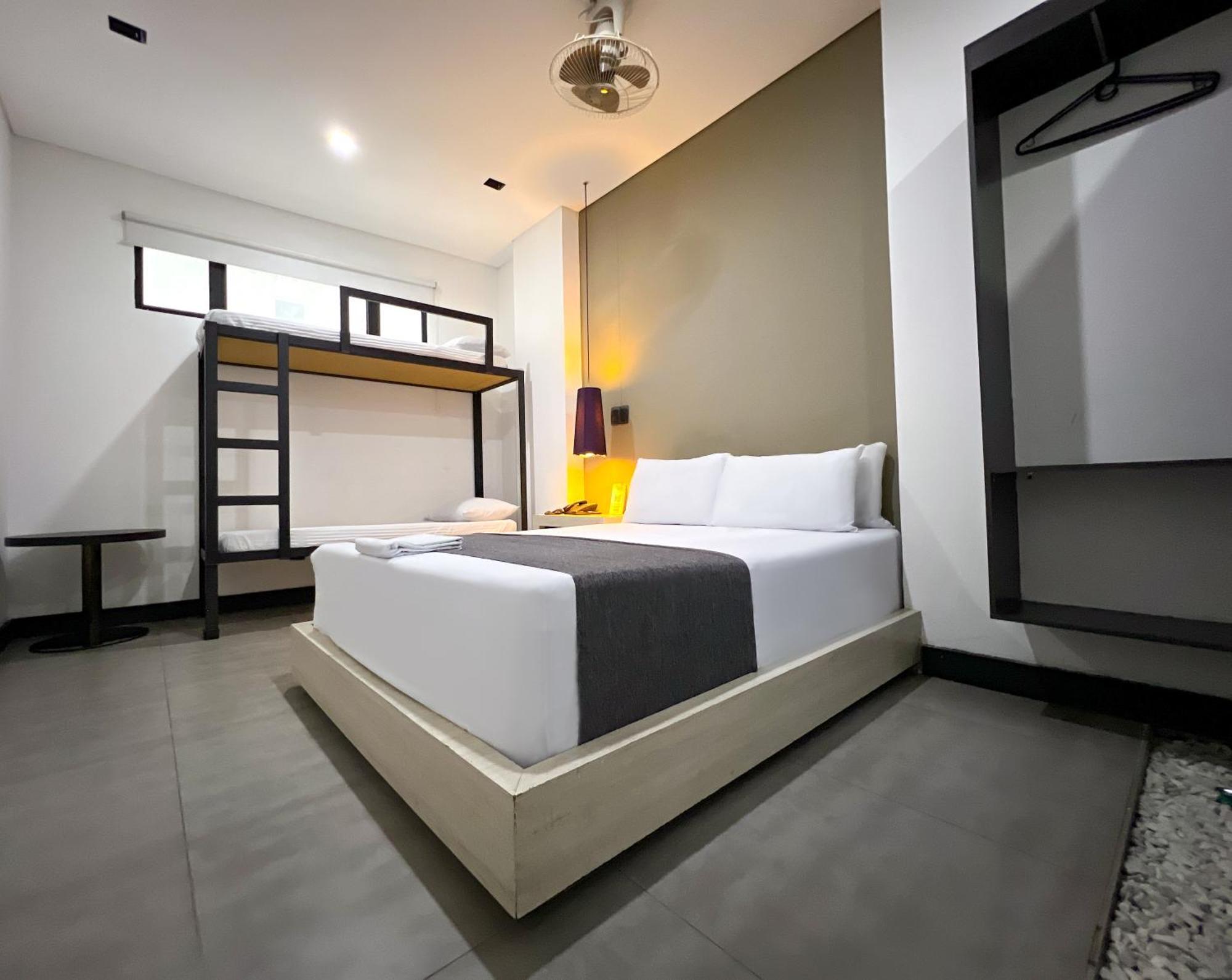 Hotel 47 Medellin Center Екстериор снимка